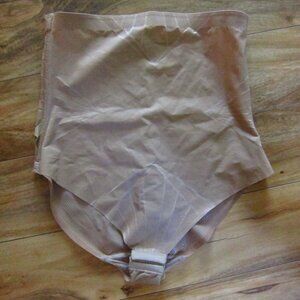 NWOT- HONEYLOVE Beige Seamless Shapewear ShadowSculpt High-Waist Brief size L